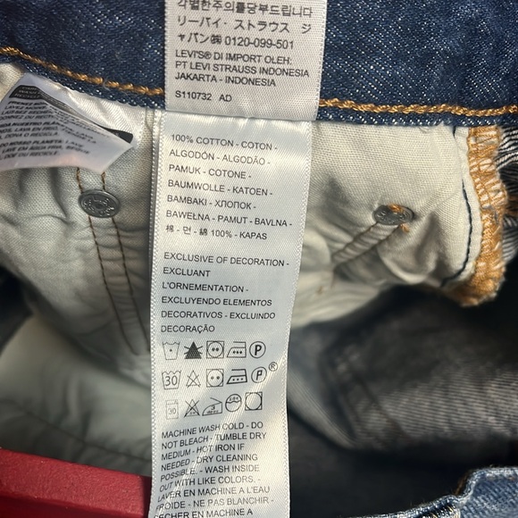 Levi’s 501 Distressed Shorts NWT - Picture 10 of 10